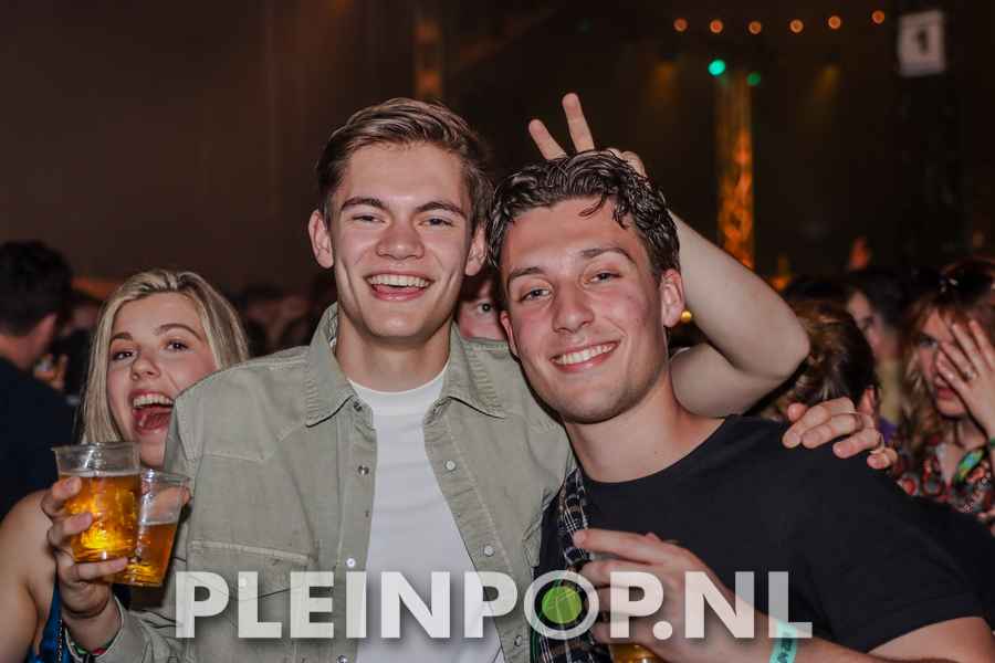 Publiek    Bezoekers (204)